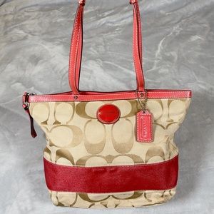 COACH | SIGNATURE CANVAS SHOULDER BAG